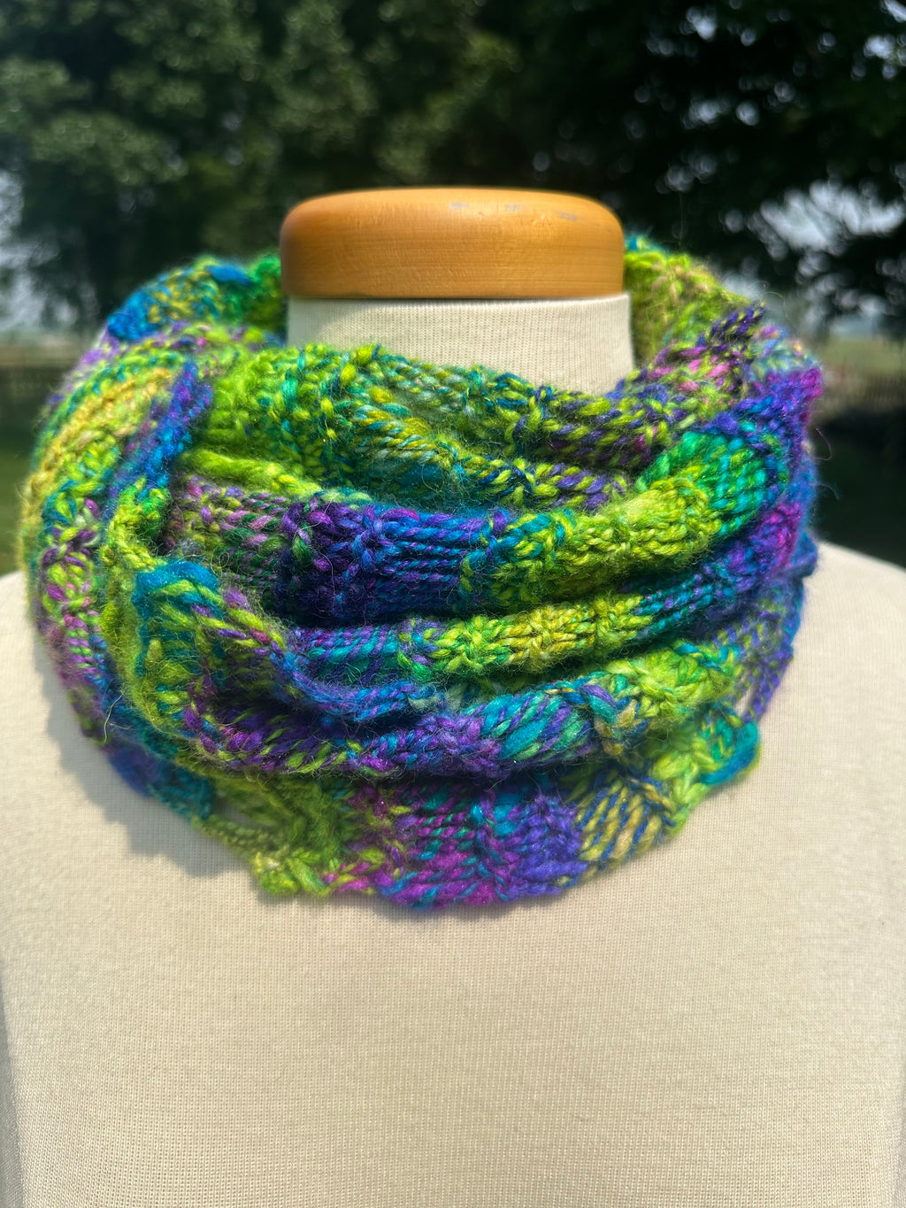 100% USA Alpaca Chunky.  Hand spun hand knit scarf. Very soft and warm.